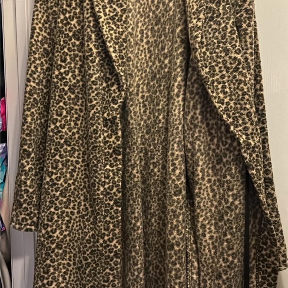 Leopard Print Women's Robe - Picture 5 of 5